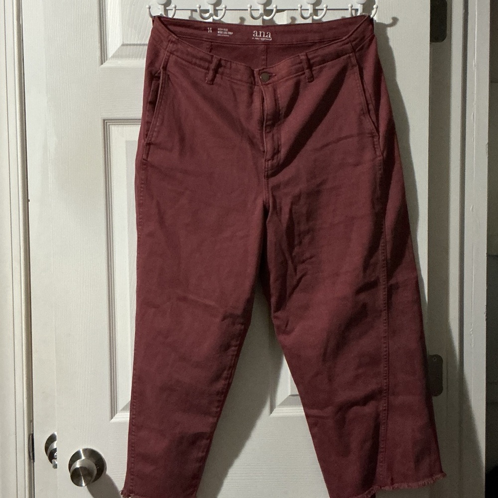 a.n.a  Woman’s Dark Red Chinos